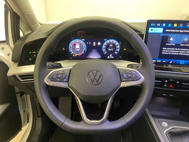 Volkswagen Golf Life Variant