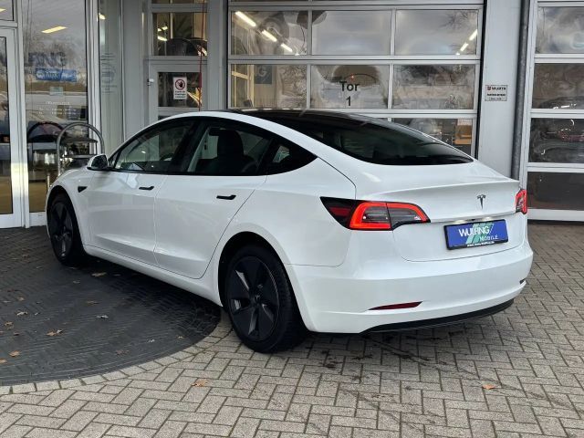 Tesla Model 3 RWD