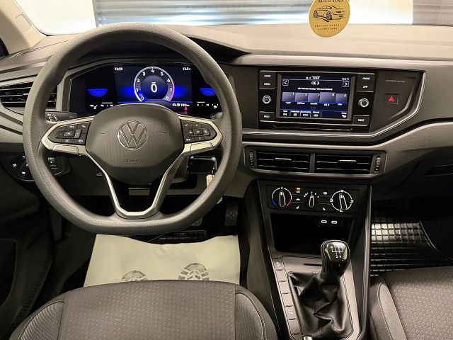 Volkswagen Polo 1,0*8 Fach*Parksensoren*Apple Carplay*Android A...