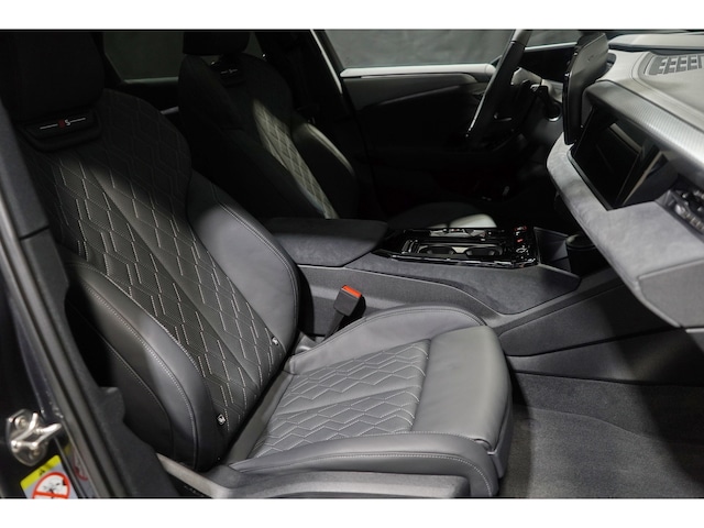 Audi A6 e-tron Avant Quattro