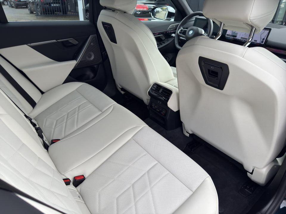 BMW i5 Sedan eDrive40