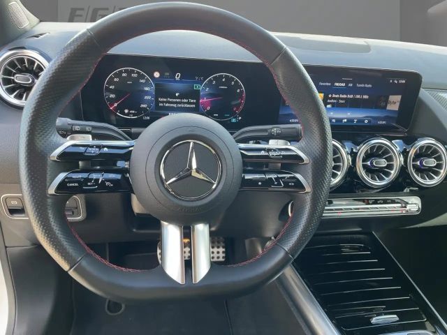 Mercedes-Benz B 220 4MATIC AMG Line Sedan