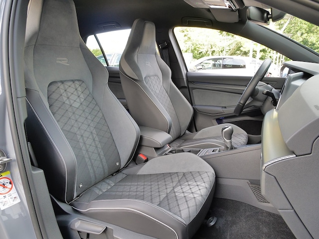 Volkswagen Golf 1.5 TSI R-Line