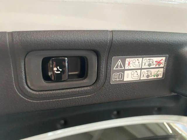 Mercedes-Benz C 300 AMG Line Sedan