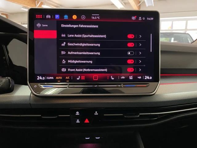 Volkswagen Golf 1.5 eTSI BMT DSG Golf VIII