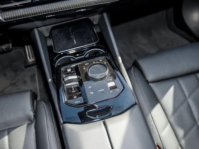 BMW 520 520i M-Sport Sedan