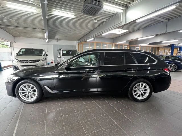 BMW 520 520d Business Line Touring xDrive