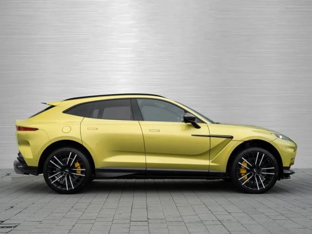 Aston Martin DBX 707