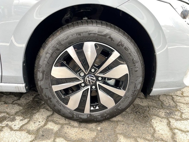 Volkswagen Golf 1.5 eTSI DSG