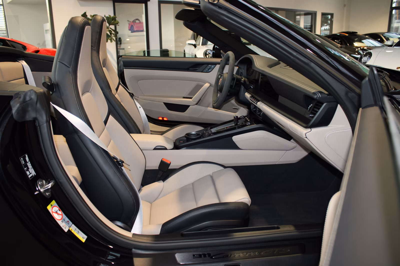 Porsche 911 992 Cabriolet Carrera GTS