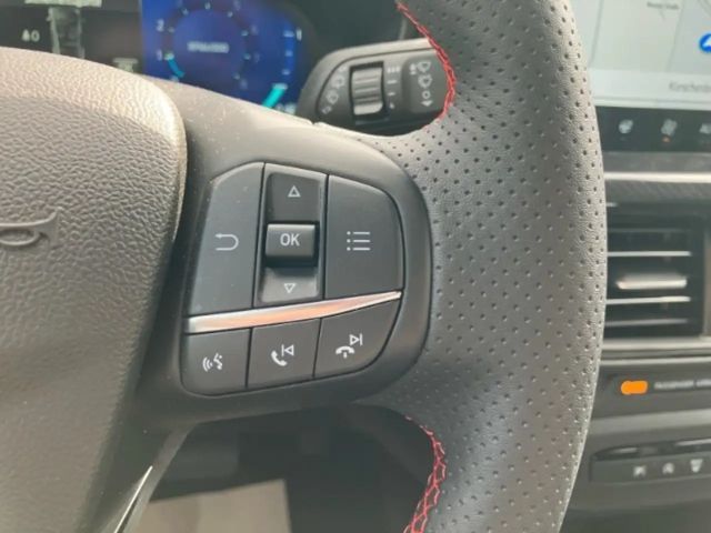 Ford Focus ST Line Wagon