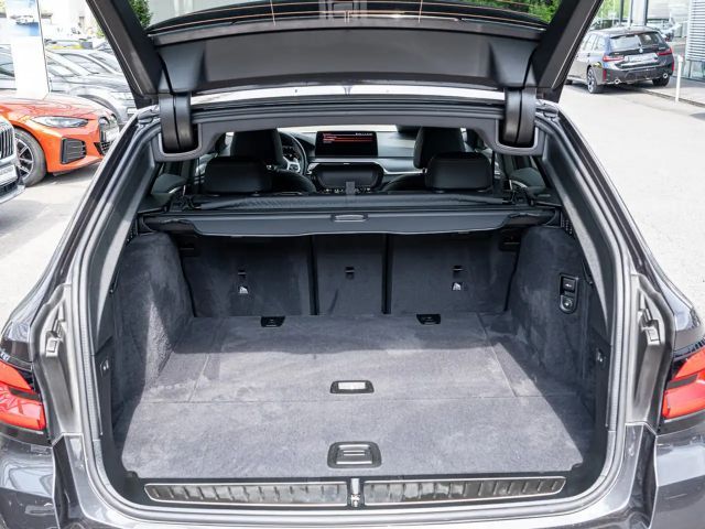 BMW 520 520d M-Sport Touring