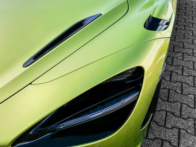 McLaren 750S Coupé Flux Green, Bowers and Wilkins Sound