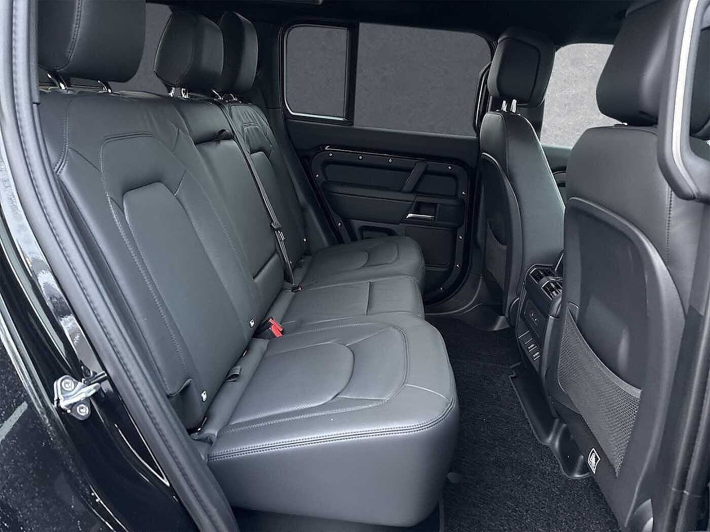 Land Rover Defender 110