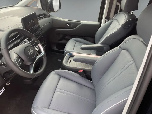 Hyundai Staria Signature