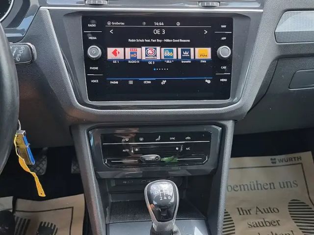 Volkswagen Tiguan 2,0 TDI Fahrerassistenzpaket "Plus" ACC Front A...