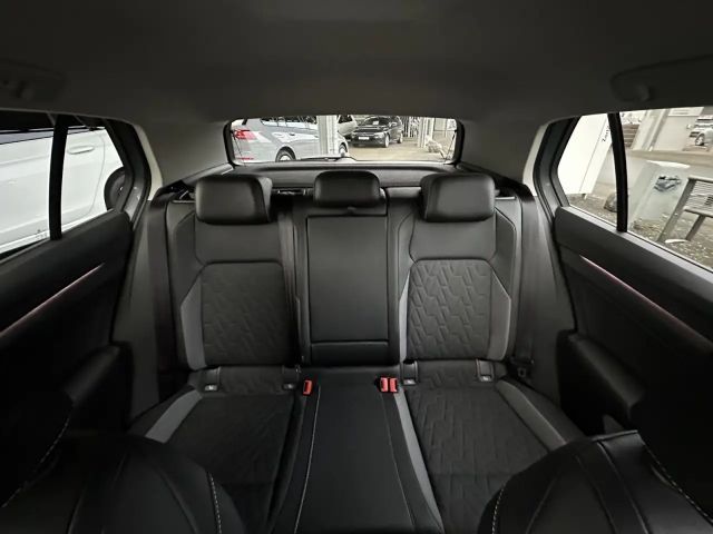 Volkswagen Golf 1.5 eTSI DSG Golf VIII