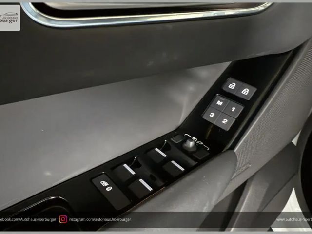 Land Rover Range Rover Velar SE