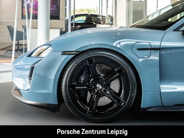 Porsche Taycan S Turbo