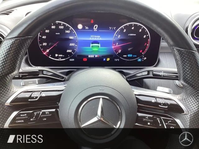 Mercedes-Benz C 300 4MATIC AMG Line Sedan