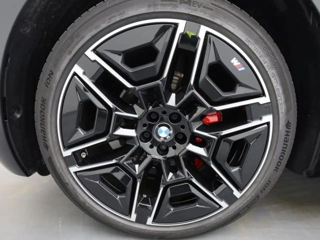 BMW iX M70