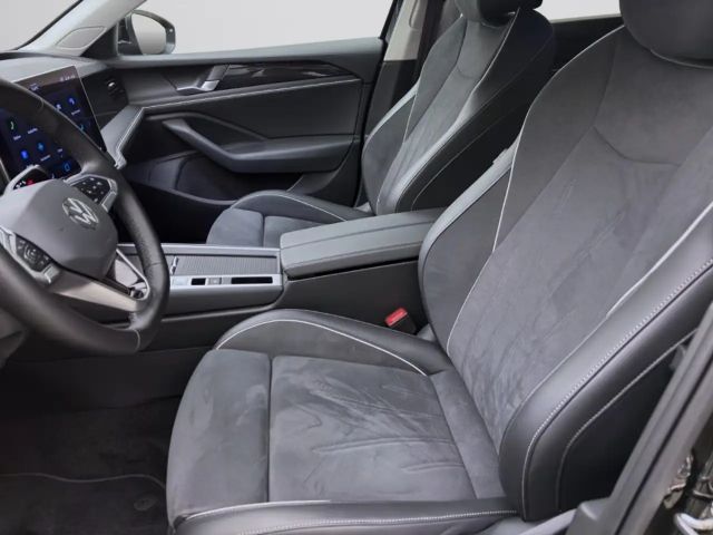 Volkswagen Passat 1.5 eTSI Business DSG Variant