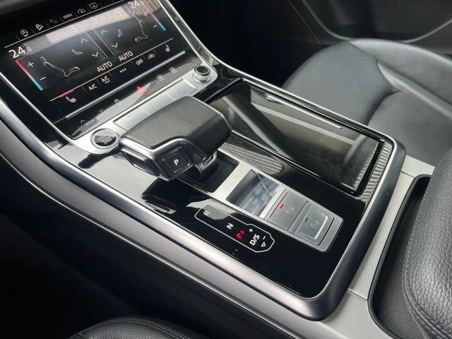 Audi Q8 55 TFSI Ambiente Quattro