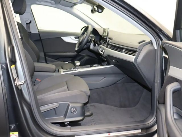 Audi A4 40 TDI S-Line Sedan