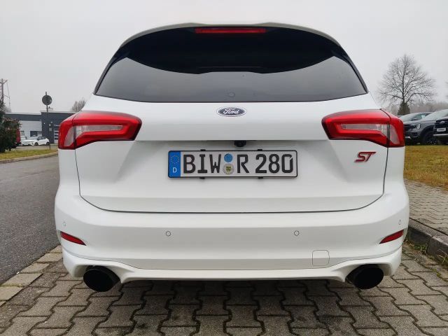 Ford Focus ST Line