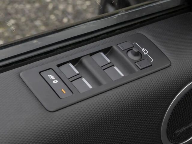 Land Rover Discovery Dynamic SE