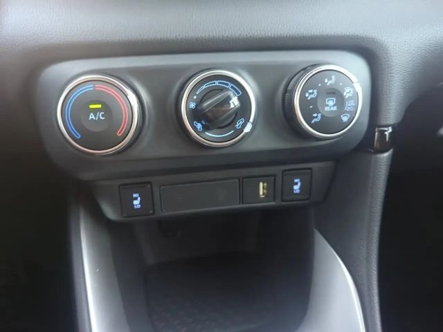 Toyota Yaris Hatchback Team D