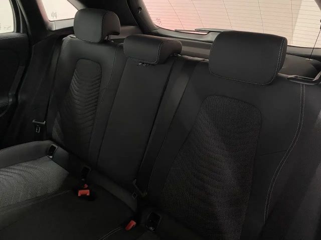 Mercedes-Benz GLA 220 4MATIC Progressive