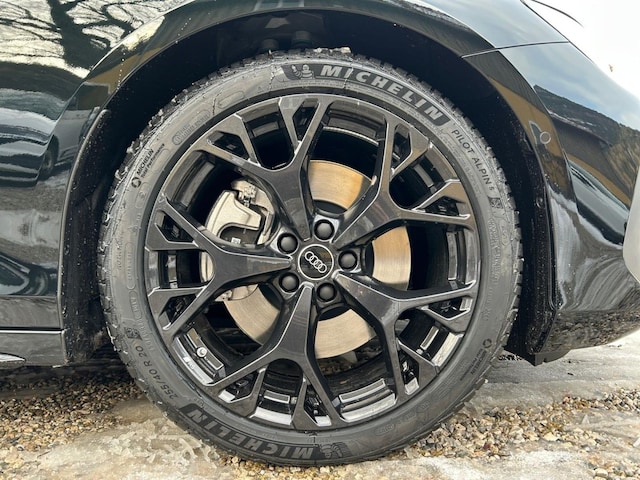 Audi A6 Avant Quattro S-Tronic