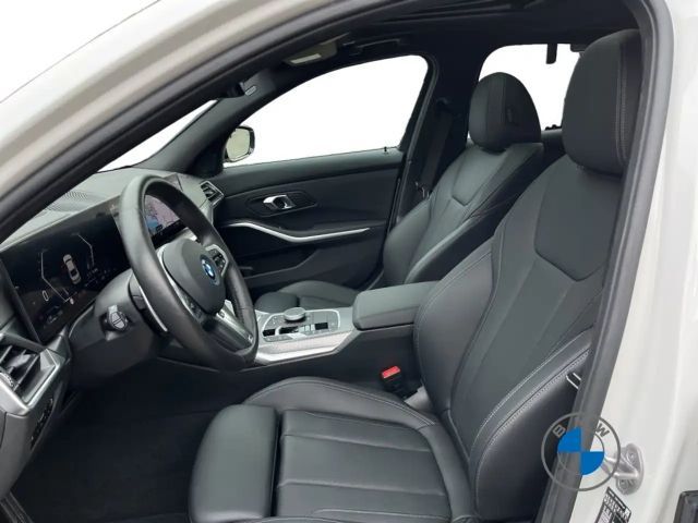 BMW 330 330e M-Sport Sedan xDrive