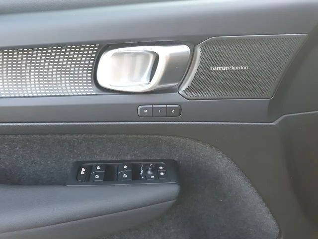 Volvo XC40 Dark Plus