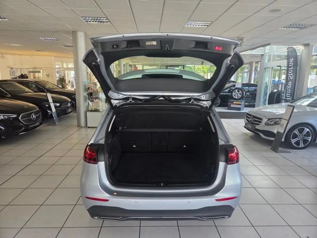 Mercedes-Benz B 200 Progressive Sedan