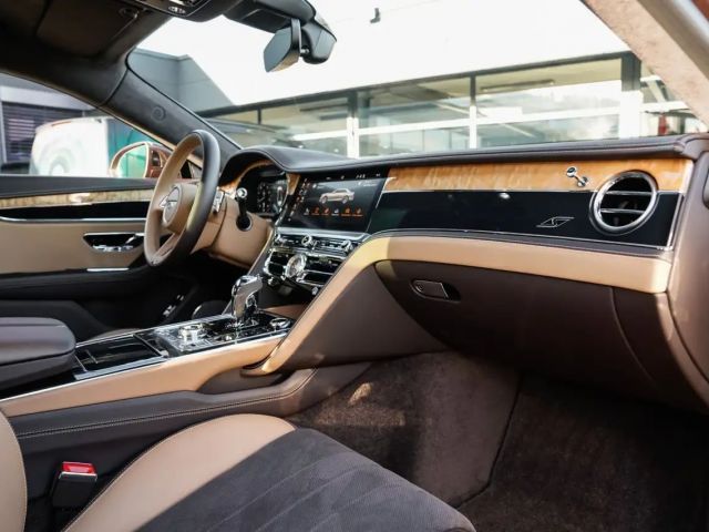 Bentley Flying Spur V8