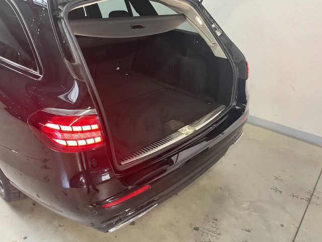 Mercedes-Benz E 200 AVANTGARDE E 200 d
