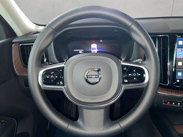 Volvo XC60 Dark Plus