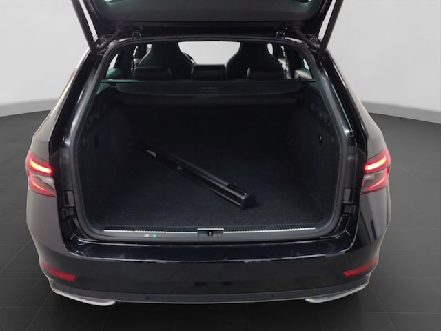 Skoda Superb Combi Sportline iV