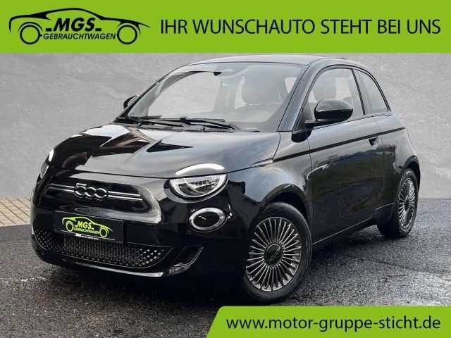 Fiat 500e Action