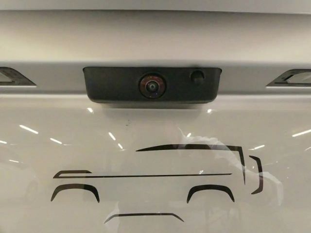 Land Rover Defender 110 P300e S