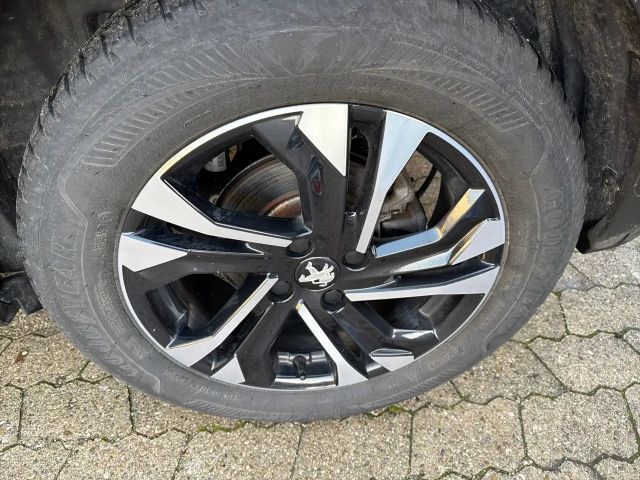 Peugeot E-2008 Allure Pack