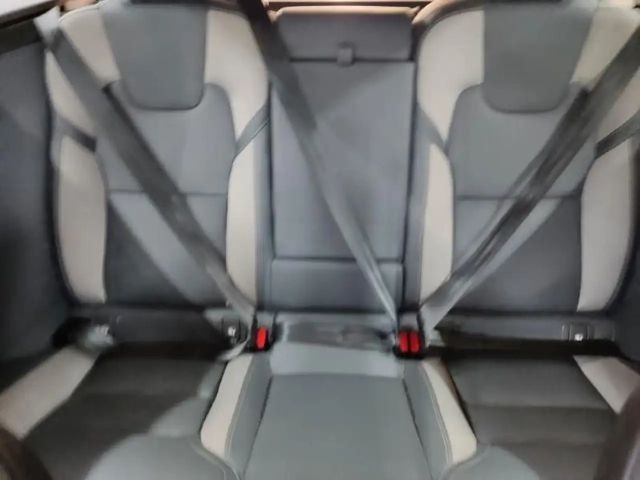 Volvo XC60 AWD R-Design