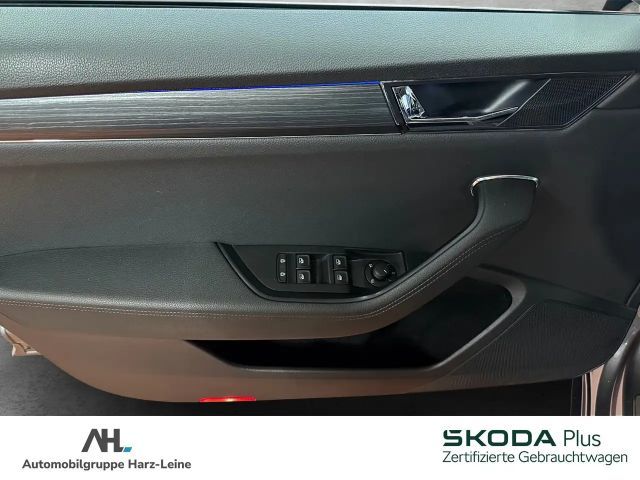 Skoda Superb 2.0 TDI Combi Style Style