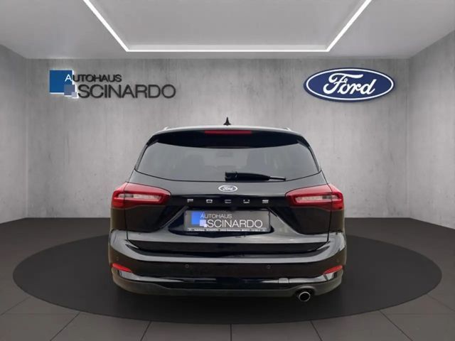 Ford Focus EcoBoost Titanium Wagon