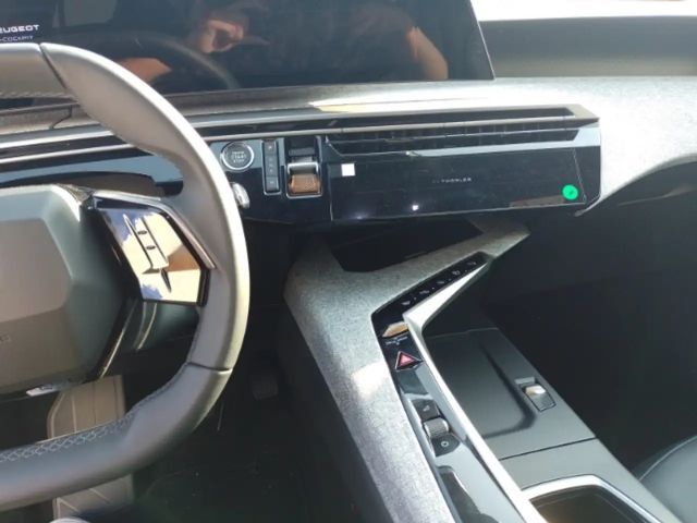 Peugeot 3008 Navi digitales Cockpit LED  Apple CarPlay