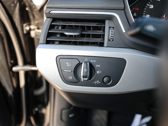 Audi A4 35 TFSI Avant S-Tronic