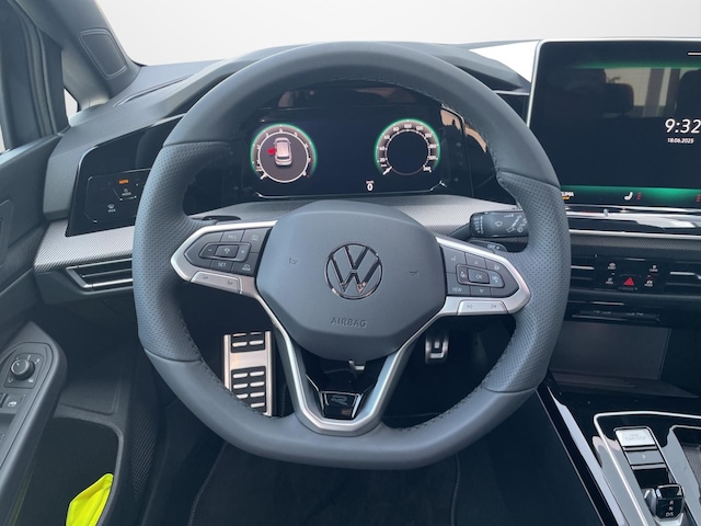 Volkswagen Golf 1.5 eTSI DSG R-Line