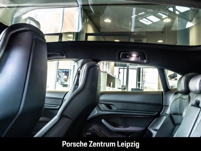 Porsche Taycan 4 Cross Turismo